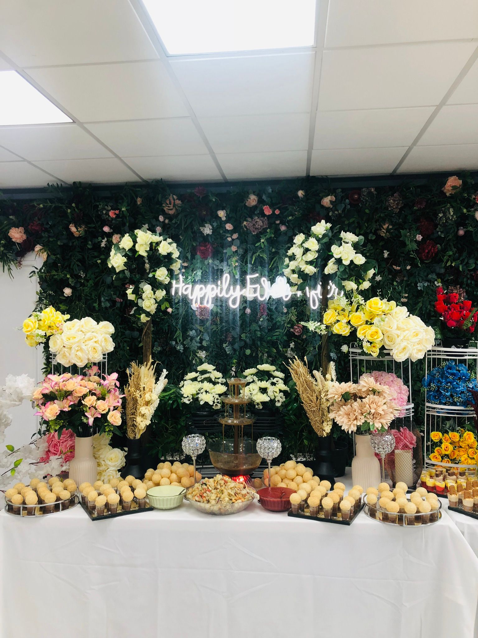 Elegant fruit table decor for events in Birmingham
